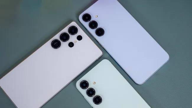 S26+屏幕追平Ultra全系列原生支持Qi2充电不朽情缘试玩版三星Galaxy S26系列新泄露：(图2)